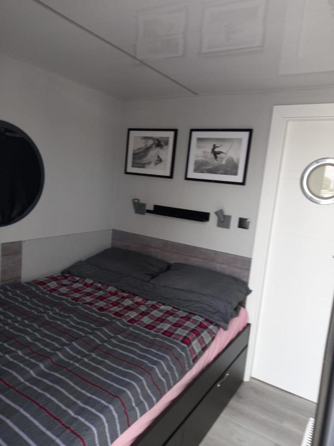 Hausboot Lucky Apartment Хатем Екстериор снимка
